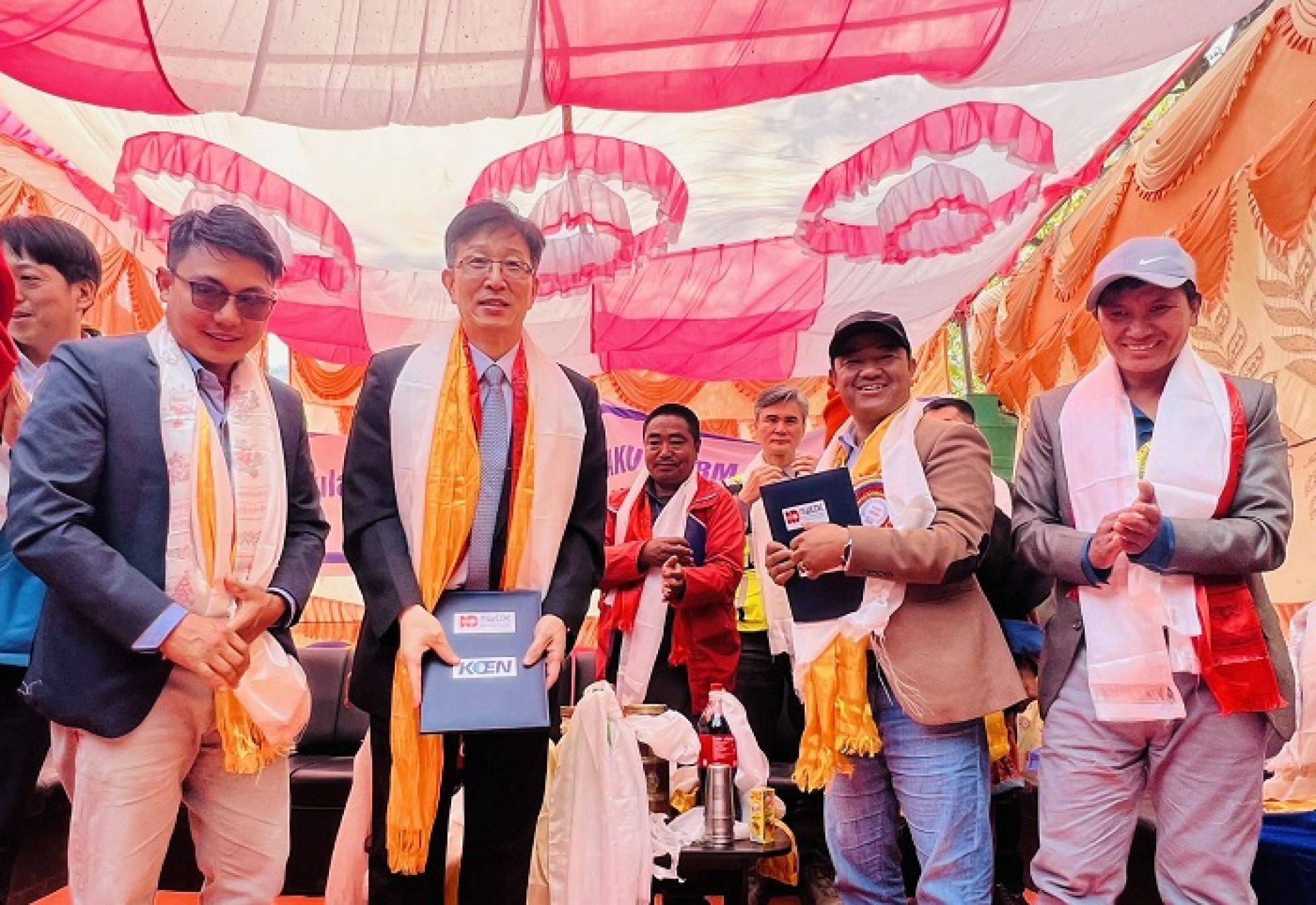 माथिल्लो त्रिशूली–१ जलविद्युतबाट आयोजना प्रभावित गाउँपालिकालाई एम्बुलेन्स प्रदान 